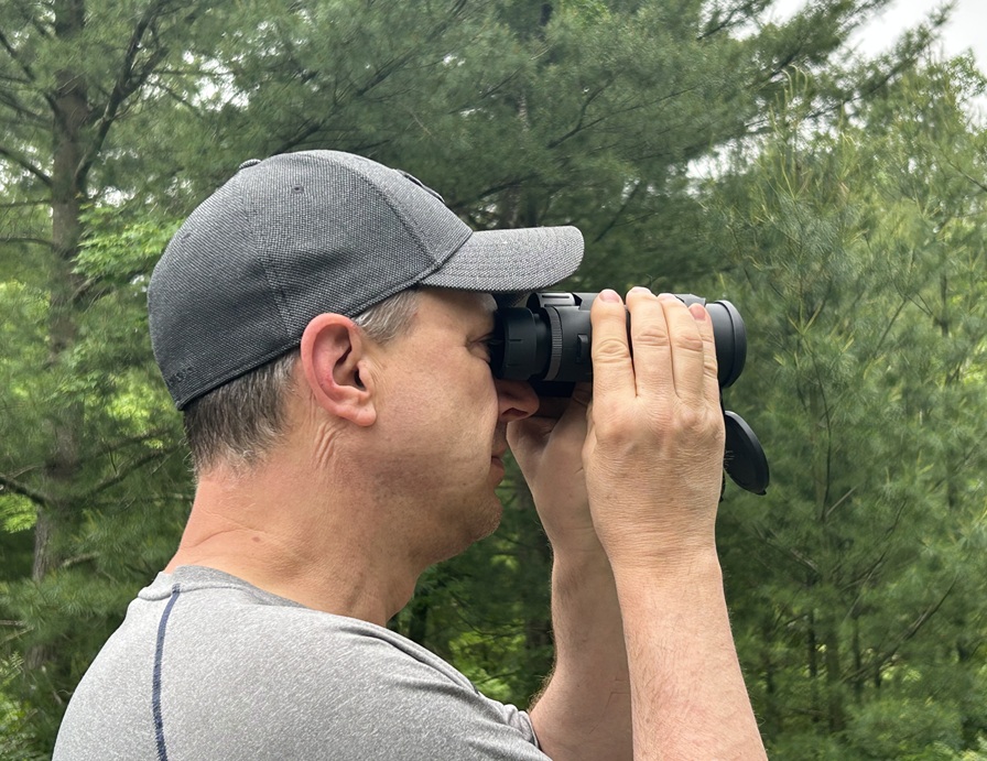 Viewing through the Minox X-HD Binocular